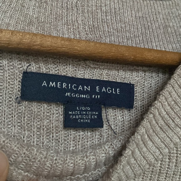 American Eagle Outfitters sweater - Picture 2 of 6